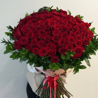 100 Red Roses Luxury Bouquet