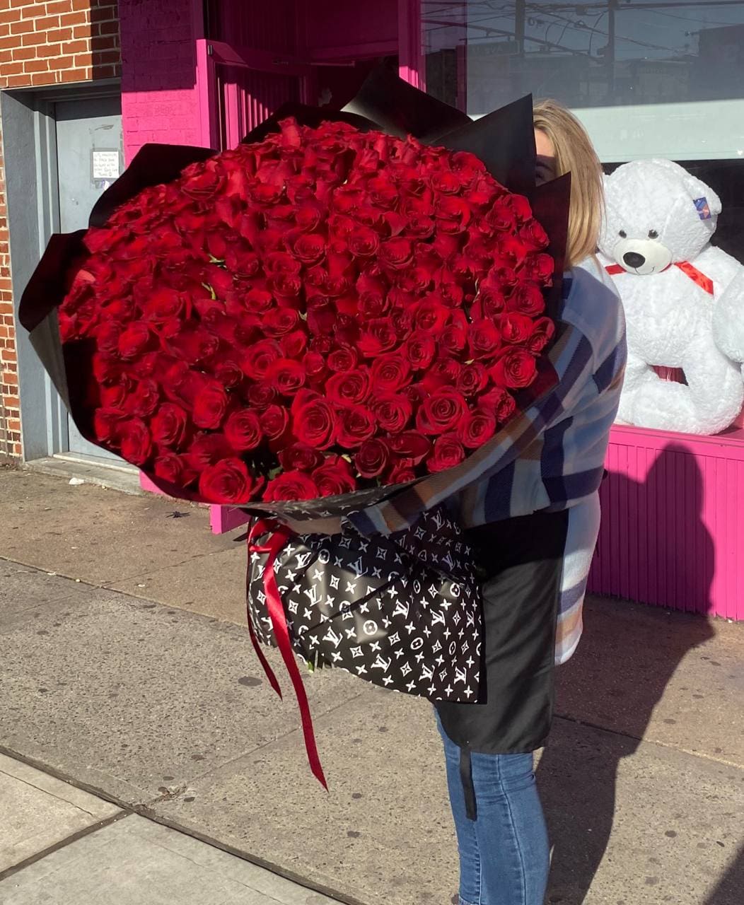 201 Red Roses Bouquet – Luxury Rose Delivery New York - Image 3