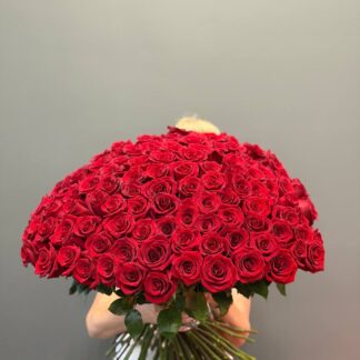 101 red roses